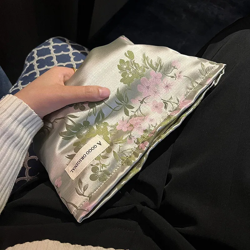 Nouvelle Trousse de Maquillage en Satin Style Chinois Grande Capacité, Sac de Rangement Portable pour Produits de Soin de la Peau, Porte-Cartes d'Identité, Pochette à Main