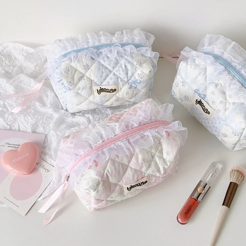 trousse de maquillage matelassée en dentelle simple et tendance, sac de rangement portable pour produits de soin pour fille, trousse de toilette, cadeau pour femme, trousse à crayons pour étudiante