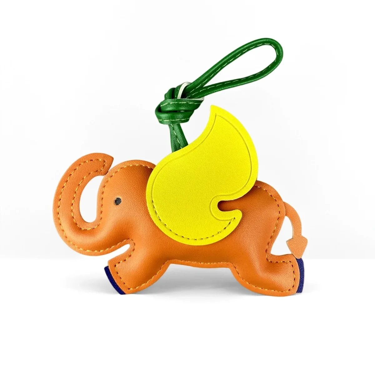 breloque amusante en cuir pu représentant un éléphant volant dumbo, pendentif animal pour sac à main, sac à dos, cadeau pour les amoureux des animaux, style bohème.