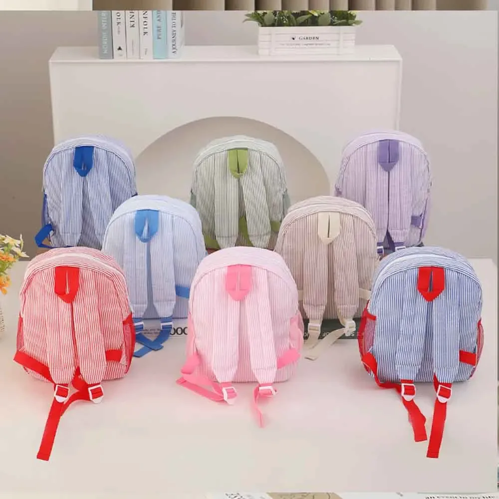 sac à dos en seersucker personnalisé avec monogramme couleur bonbon, sac à livres brodé pour enfants, cadeau unique pour les enfants
