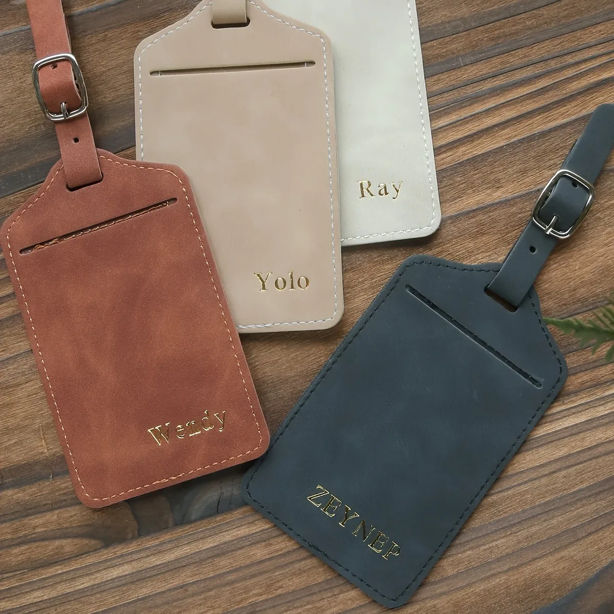 étiquette de bagage personnalisée avec monogramme doré estampé à chaud, carte de nom et de confidentialité, étiquette de valise végane, accessoire chic pour le voyage et les mariages