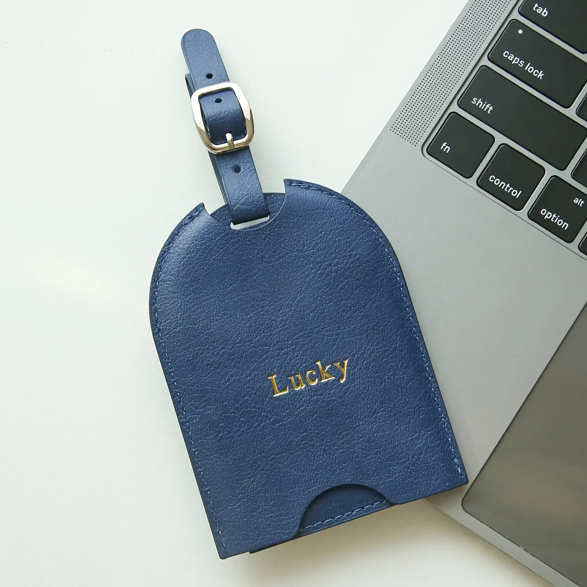 sac de voyage avec nom imprimé à chaud, étiquettes de sac à dos de qualité supérieure, accessoires de voyage chics faits à la main, cadeau d'anniversaire de demoiselle d'honneur, 1 pièce