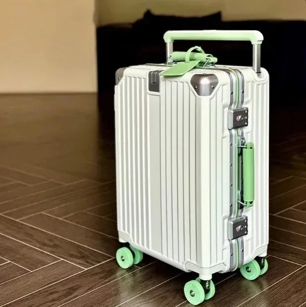 bagage roulant à guidon large avec cadre en aluminium, avec roues pivotantes silencieuses colorées et serrure tsa, valise à roulettes de grande capacité