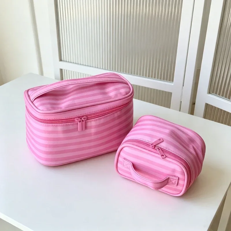 trousse de maquillage portable rose rayée grande capacité avec miroir, pochette de voyage pour cosmétiques et articles de toilette, idéale comme cadeau pour femme