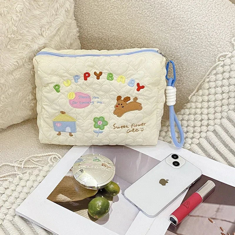 sac à cosmétiques brodé de dessin animé pour femmes, polyester doux, courtepointe, lavage de maquillage féminin, sacs de rangement, poignée, étui à crayons pour étudiants