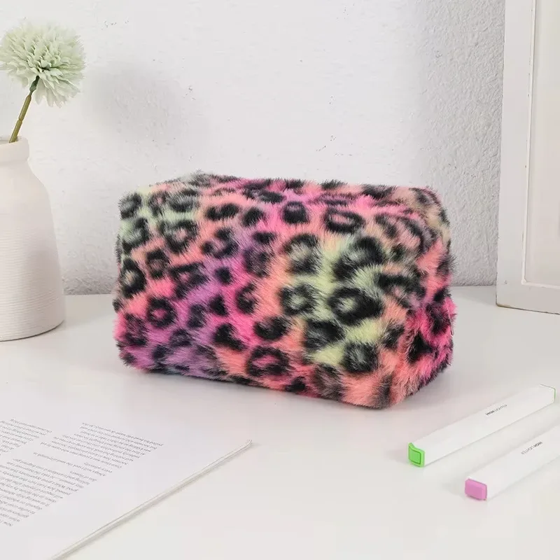 pochette de maquillage en peluche à imprimé léopard, sac de toilette portable pour voyage, sac cosmétique doux et duveteux, trousse à crayons multi-usage pour filles