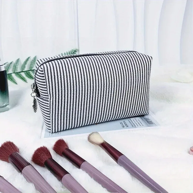 trousse de toilette rayée personnalisée – brodée sur mesure, rangement de cosmétiques portable en polyester, idéale pour les voyages, le dortoir scolaire et la maison