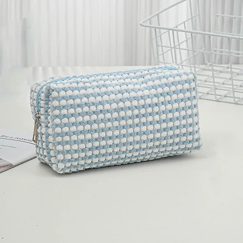 sac de maquillage en peluche à motif d'amour pour femmes, grands sacs à cosmétiques portables de voyage et de transport, trousse de toilette à fermeture éclair, sacs de rangement de lavage