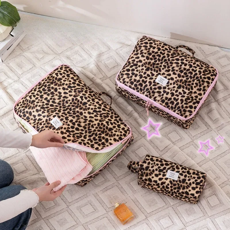 sac de maquillage portable à imprimé léopard mignon, grande capacité, organiseur de cosmétiques de voyage, sac de rangement pour vêtements et articles de toilette pour femmes