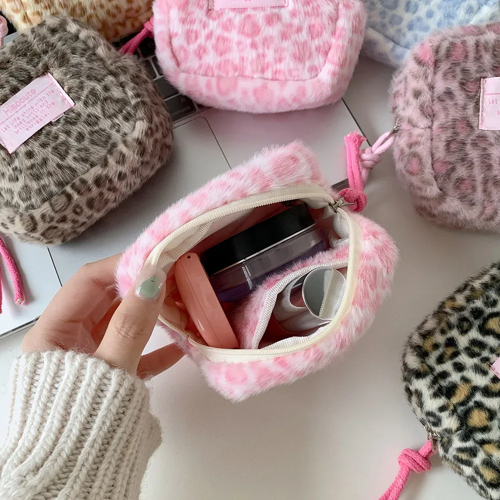 pochette cosmétique en peluche à imprimé léopard, mignonne, chaude, mini, carrée, légère, boîte à rouge à lèvres, sac de rangement pour maquillage, pour un usage quotidien
