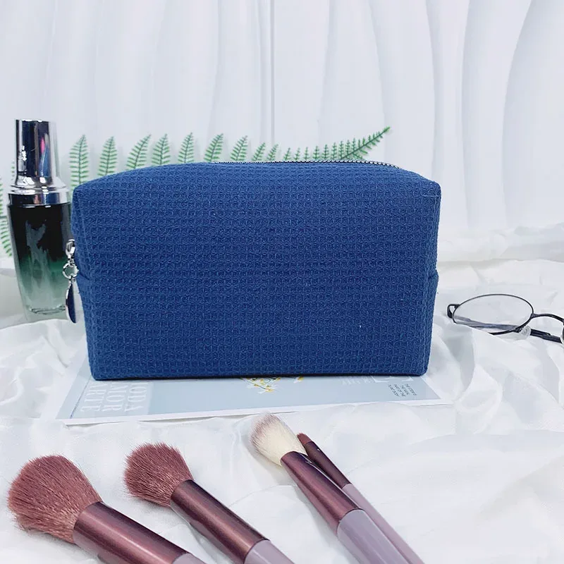 pochette de maquillage personnalisée brodée avec nom, sac cosmétique sur mesure, cadeau pour demoiselle d'honneur, cadeau pour lune de miel, cadeau pour l'équipe de mariage