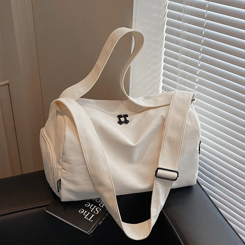 sac de sport pour femmes, sac de natation à séparation humide/sèche, sac de voyage grande capacité pour courtes distances avec compartiment à chaussures