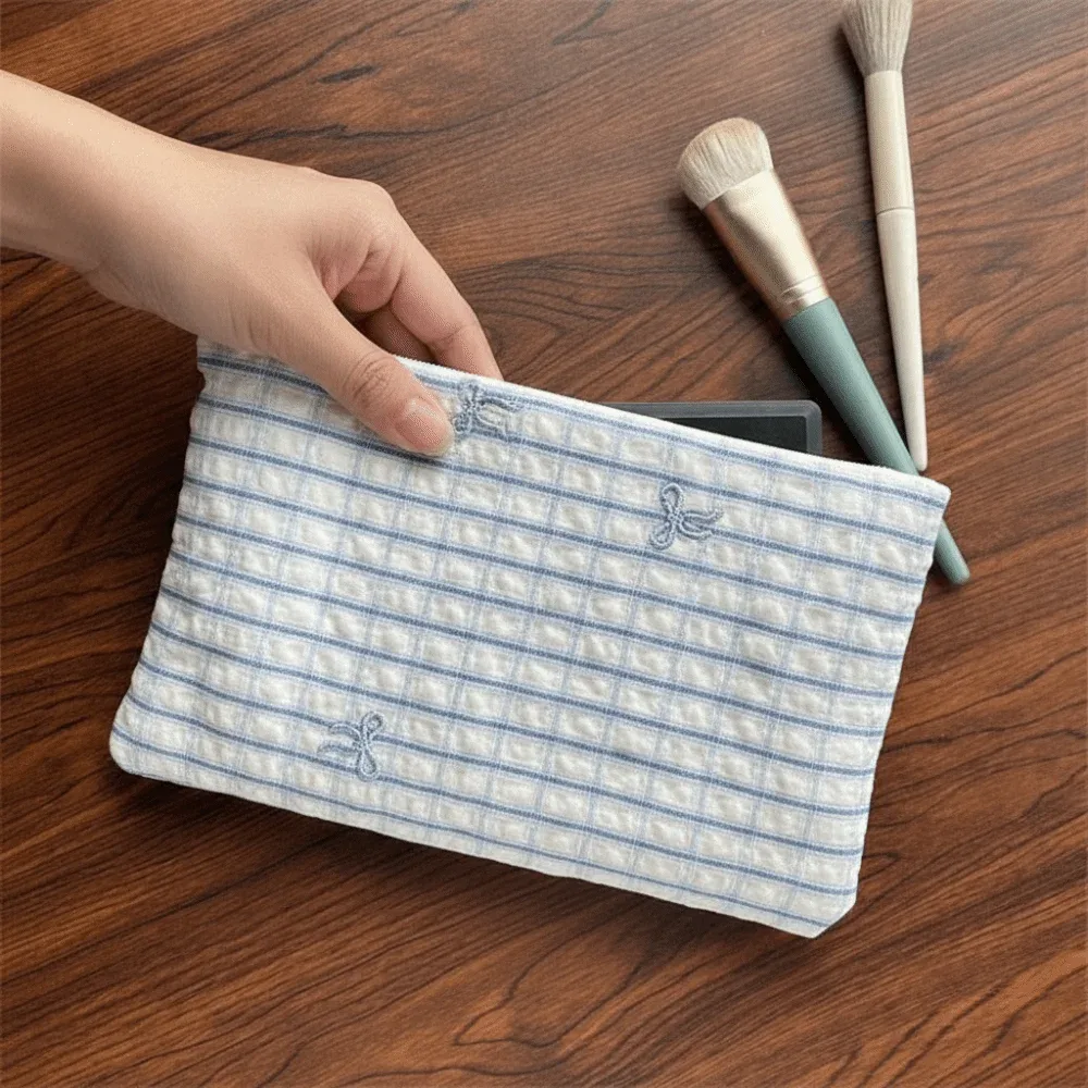 Pochette à maquillage classique à rayures, toile douce, motif brodé, organiseur de cosmétiques, couleurs pastel, trousse de toilette légère