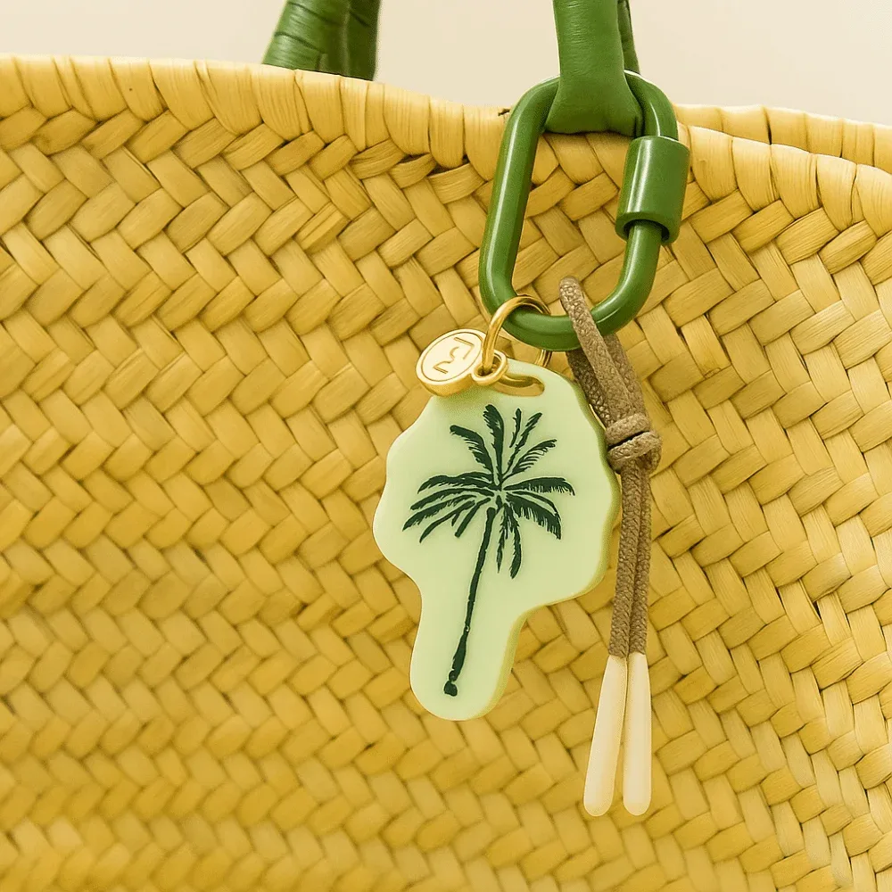 porte-clés mignon en acrylique esthétique avec mousqueton, style preppy, pour l'été et la plage, breloque de sac légère, porte-clés de sac à dos pour adolescentes, femmes et voiture