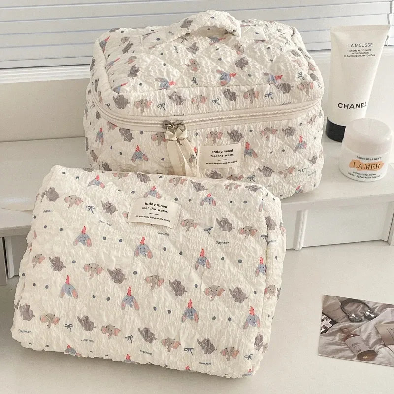 sacs à cosmétiques de voyage portables pour femmes, trousse de maquillage, sac à main d'embrayage, sac de rangement de toilette matelassé, grande capacité, ours de dessin animé