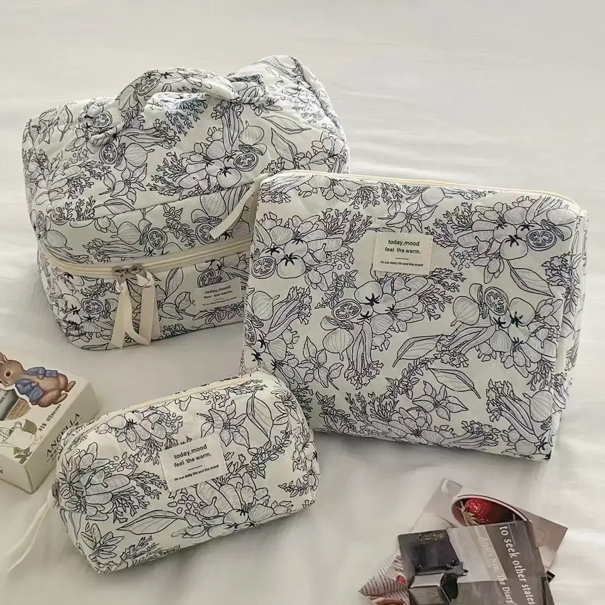 trousse de maquillage en coton matelassé avec nœud et fleur, sac cosmétique zippé pour femme, pochette portable en tissu pour filles