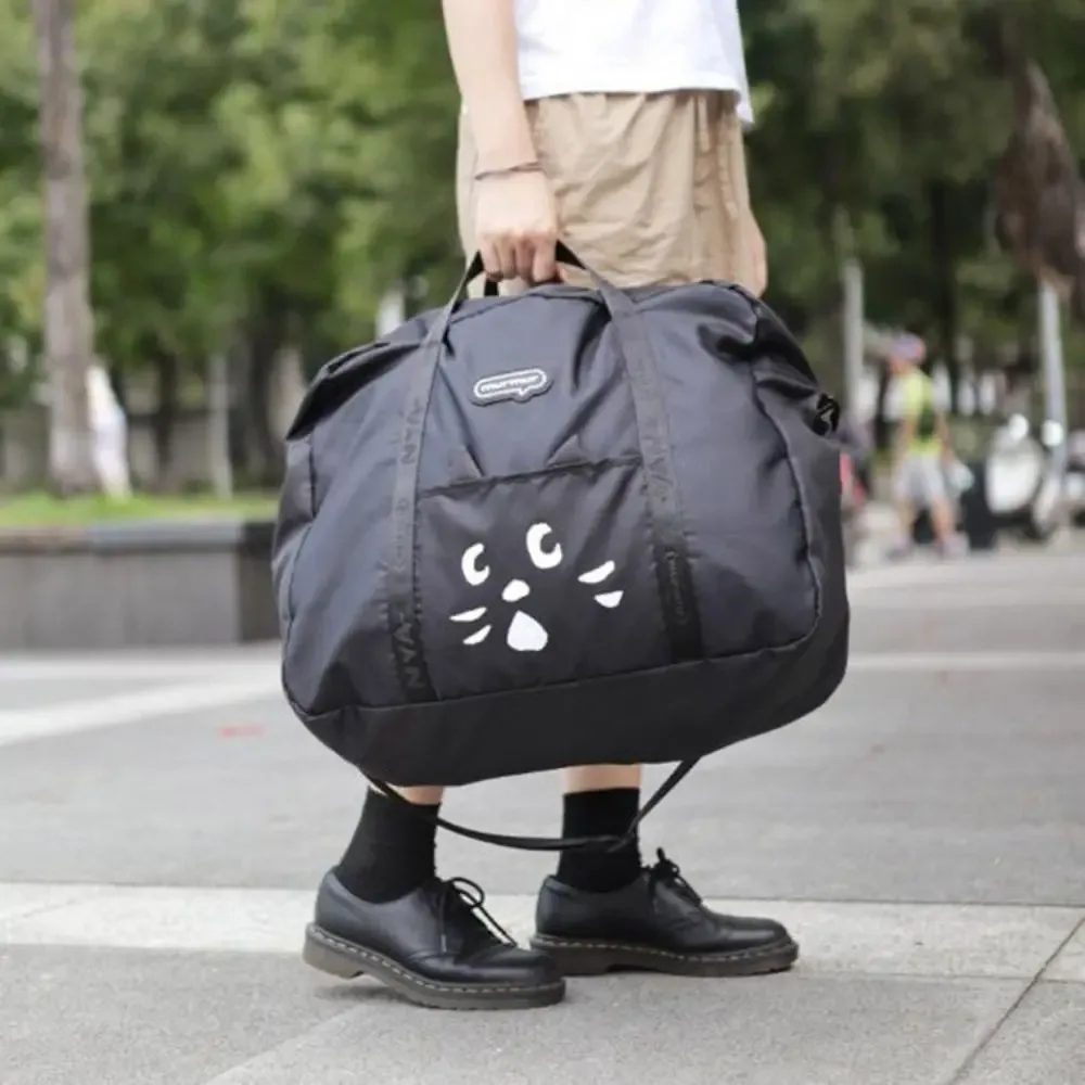 Sac à bandoulière en nylon motif chat de dessin animé, sac de voyage portable avec séparation humide/sèche, sac de voyage durable en nylon.