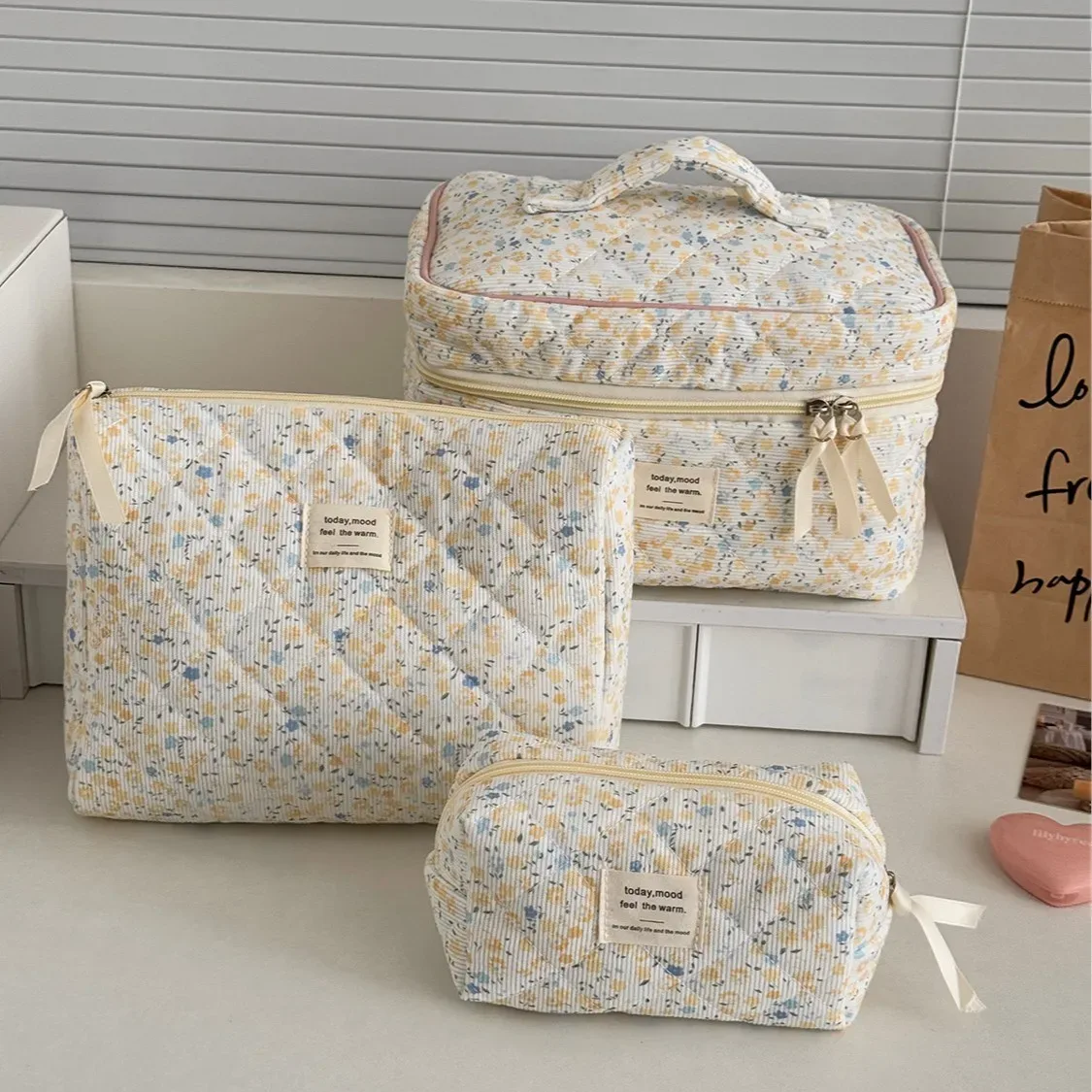 Sacs de rangement pour cosmétiques en velours côtelé à motifs floraux vintage, sacs à main portables rétro pour femmes, étui de maquillage simple pour femme, pochette.