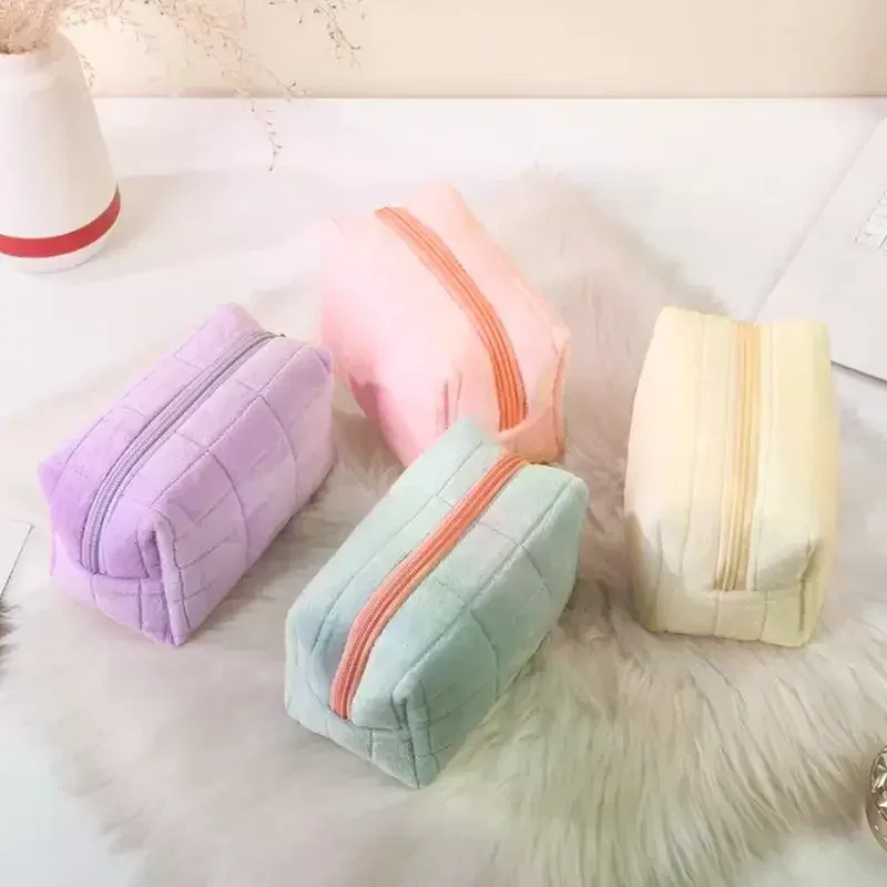 trousse de maquillage en peluche pour femmes, grand sac à cosmétiques doux à fermeture éclair, trousse de toilette de voyage, pochette de lavage, sac organisateur de voyage