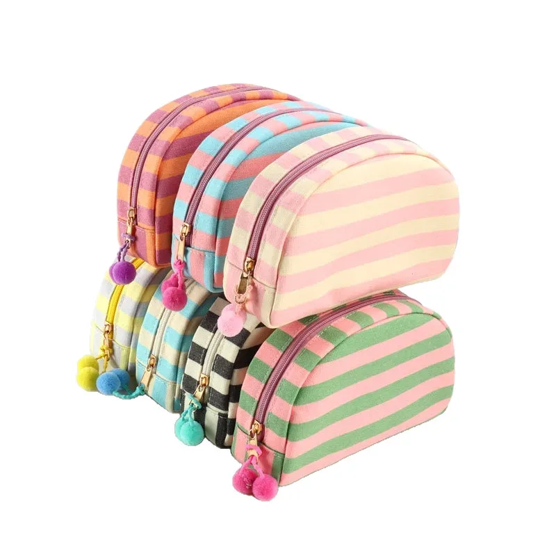 trousse de maquillage en toile rayée avec pom pom, organisateur cosmétique de conception de coquille, pochette de toilette de voyage de grande capacité