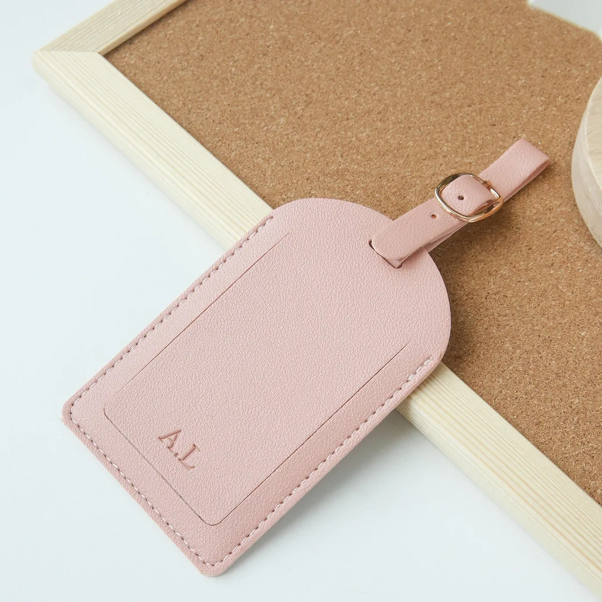 étiquette de bagage en cuir personnalisée avec initiales en relief, boucle réglable, couvercle rabattable pour la confidentialité, étiquette de voyage anti-perte pour valise