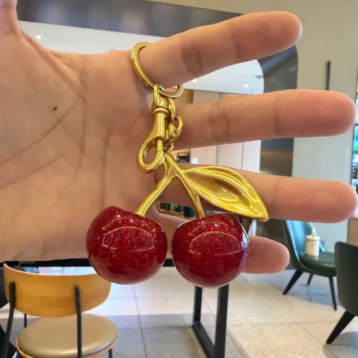 porte-clés cerise rouge, pendentif de sac, rallonge de bandoulière, chaîne d'extension de sac, accessoire de sac bandoulière, chaîne pour sac à écouteurs
