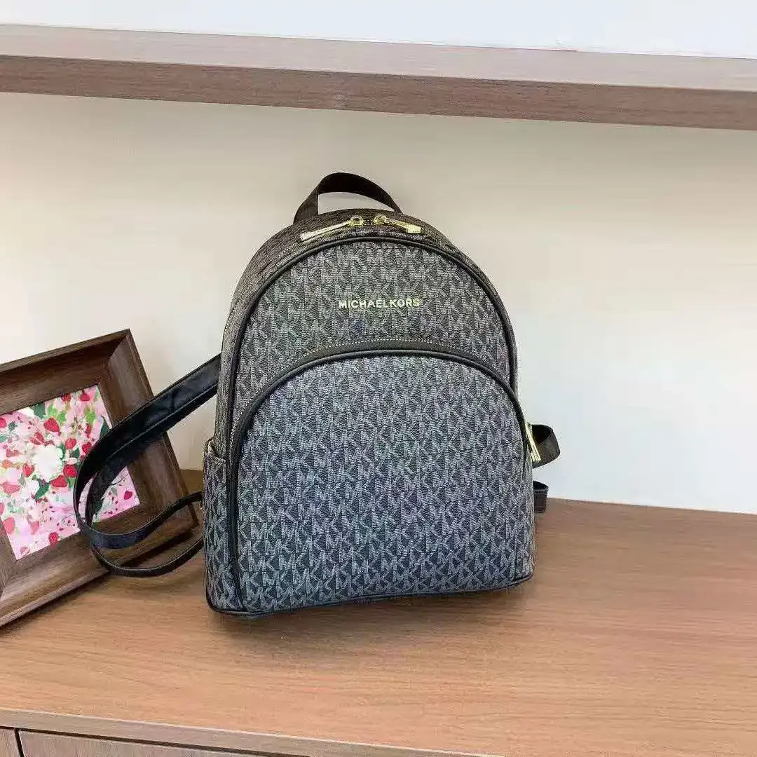 sac à dos mini polyvalent michael kors erin classic en cuir souple pour tous les jours