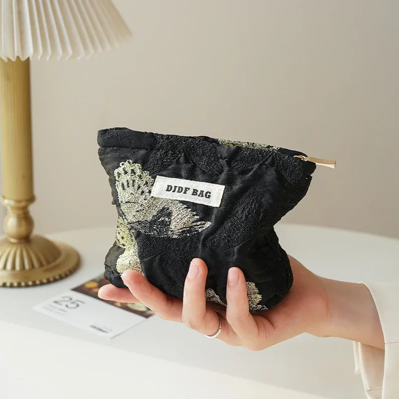 sac de maquillage pour femmes, marguerite brodée blanche, porte-monnaie portable, étui pour clés, cosmétiques, rouge à lèvres, sac de rangement, sac de doublure de banlieue ins