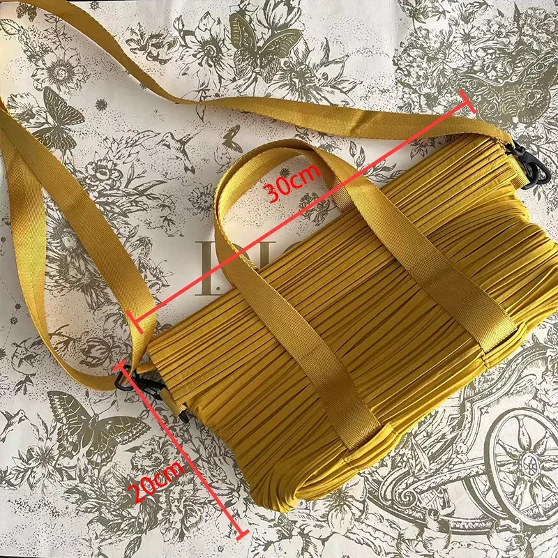 sac carré plissé miyake tendance décontracté grande capacité, nouveau sac de sport 2026, pochette de rangement loisirs, sac bandoulière portable réglable