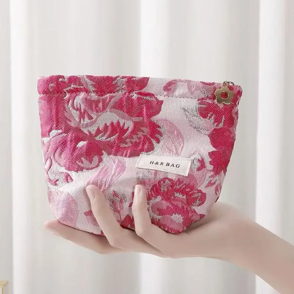 Sac de maquillage rose à la mode, fleurs brodées avec fermeture éclair, sac à main élégant et chic, étui de rangement pour femmes, rangement pour produits de soins de la peau