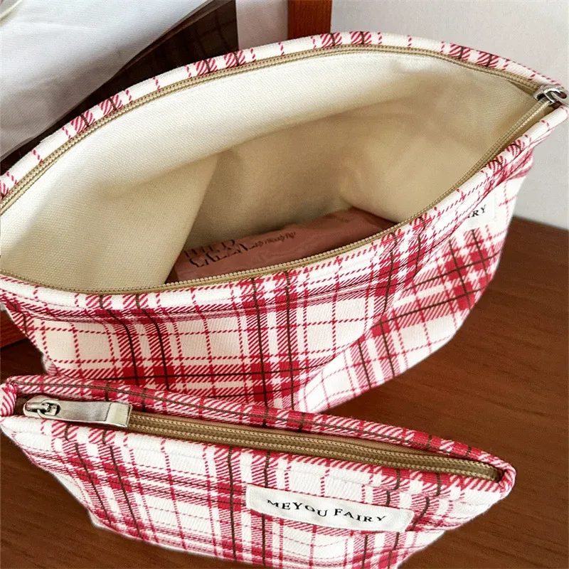 trousse de toilette classique rouge à carreaux légère avec fermeture éclair, pochette de voyage portable, organisateur polyvalent à insérer dans les sacs à main