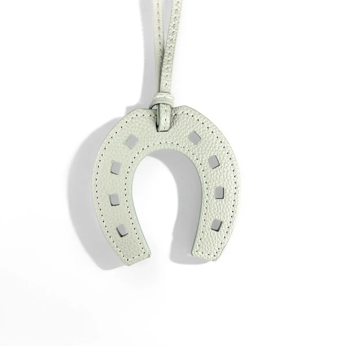 breloque/porte-clés en cuir pu faite à la main tête de cheval et fer à cheval - cadeau équestre unique pour sac à main et sac à dos - accessoire de mode pour sac