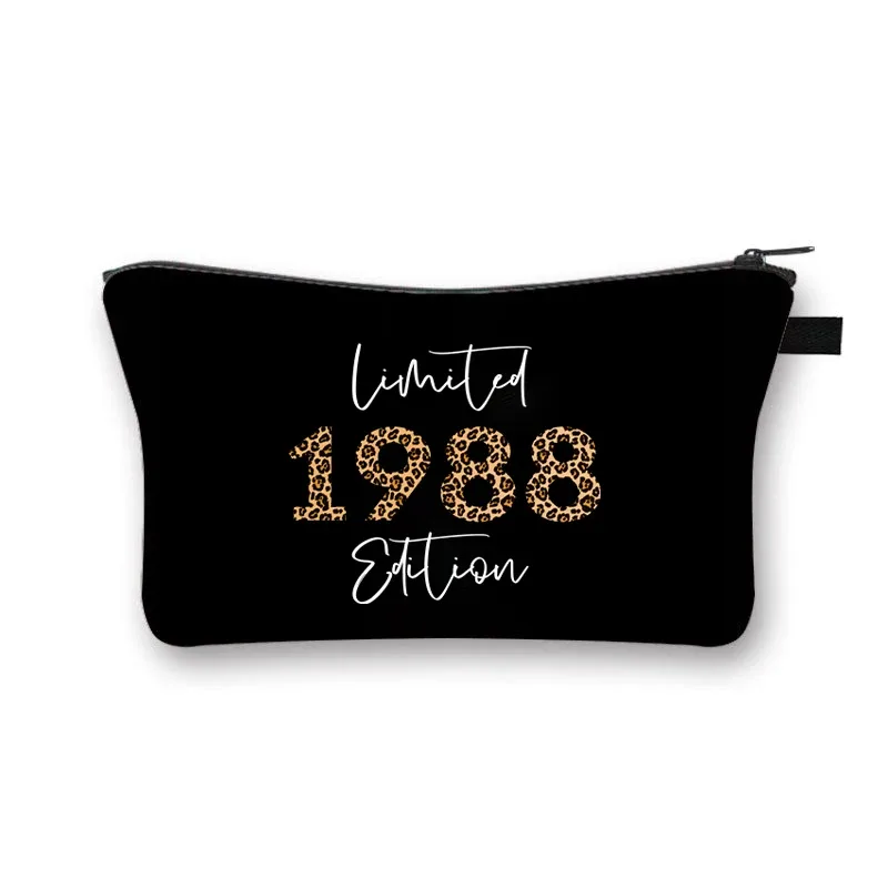 sac de maquillage vintage édition limitée 1986, imprimé, design années 1980 à 1989, thème voyage, organiseur de toilette, trousse de maquillage