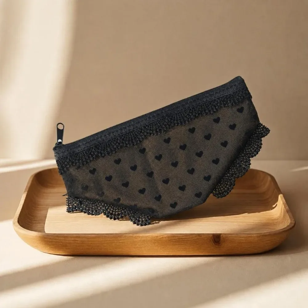 pochette de maquillage chic en forme de culotte à imprimé léopard, avec fermeture éclair, sac cosmétique portable en maille, pochette de rangement transparente ornée de dentelle, idéale pour les voyages.
