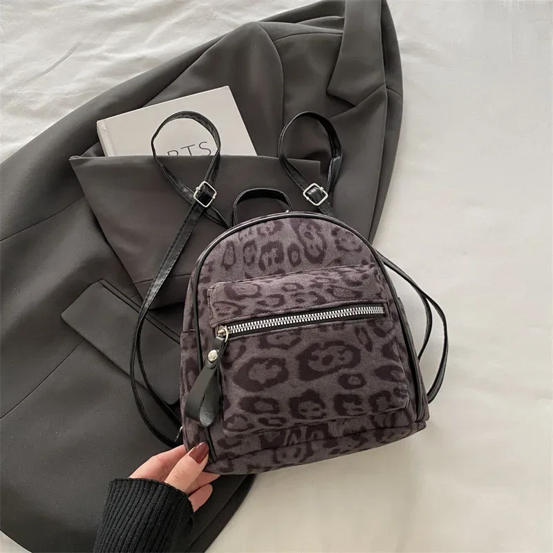 mini sacs à dos pour femmes, sac à dos imprimé léopard pour l'université, mini sac à dos multifonction pour les voyages de loisirs, sacs à dos simples pour femmes
