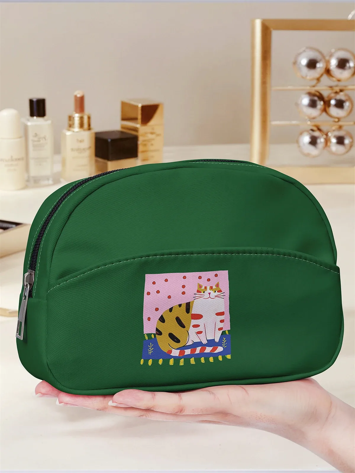 trousse de maquillage imprimée motif chat mignon, design multi-poches, trousse de toilette portable, légère, idéale pour les voyages et les sorties.
