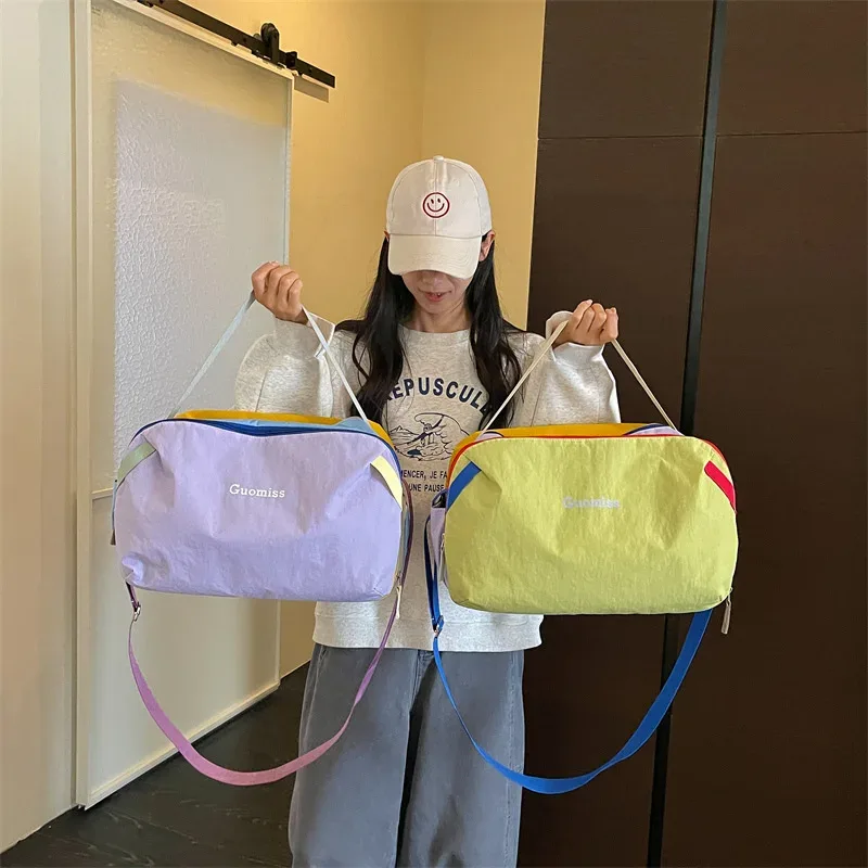 sac de voyage en nylon pour femme, sac à main coloré avec sangle, sac de sport léger pour femme, sac de nuit, sac fourre-tout décontracté pour le week-end