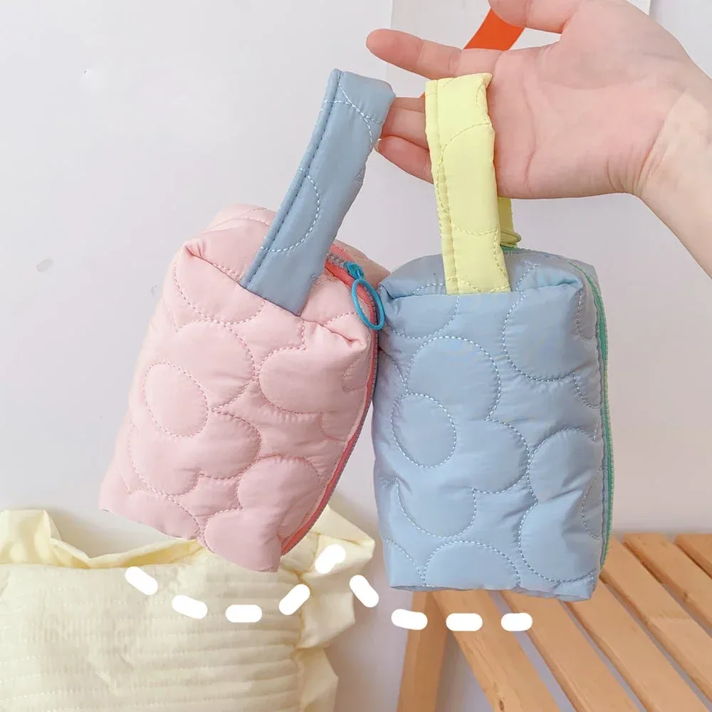 ins – sacs à cosmétiques coréens matelassés à fleurs pour femmes, sac de rangement de maquillage en coton de grande capacité, trousse de beauté pour filles, nouvelle collection 2025