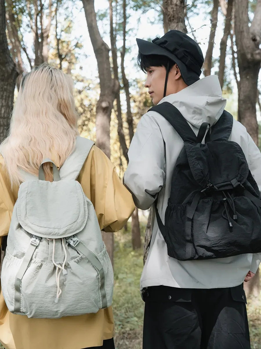 sac à dos décontracté à cordon de serrage pour femmes, sac à dos plissé léger de grande capacité pour les voyages en plein air, 2025