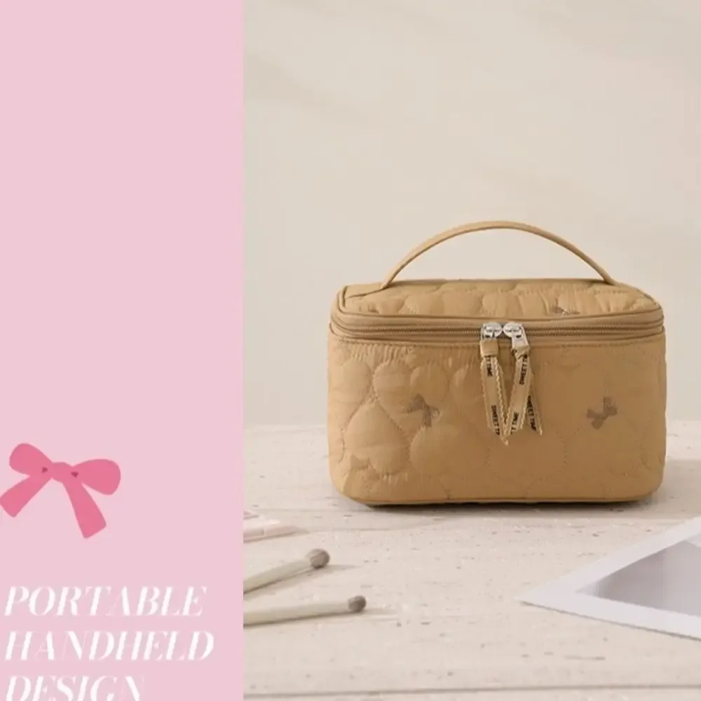 Sac de maquillage de grande capacité pour femmes, sac de toilette de voyage étanche à imprimé cœur, sac de rangement de cosmétiques à double fermeture éclair, sac de rangement de cosmétiques à main pour dames