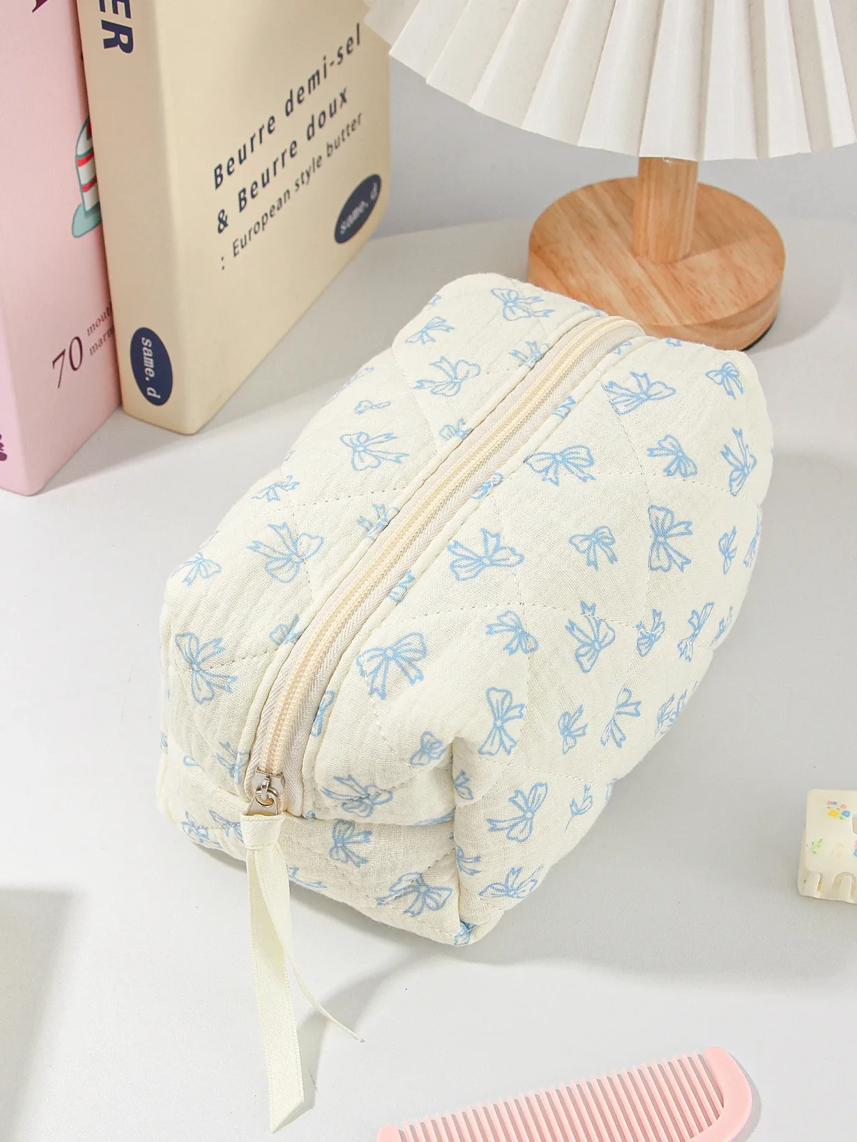1 pièces trousse de maquillage matelassée à nœud mignon, trousse de maquillage portable à la mode, trousse de maquillage essentielle de voyage, trousse de maquillage cadeau de vacances