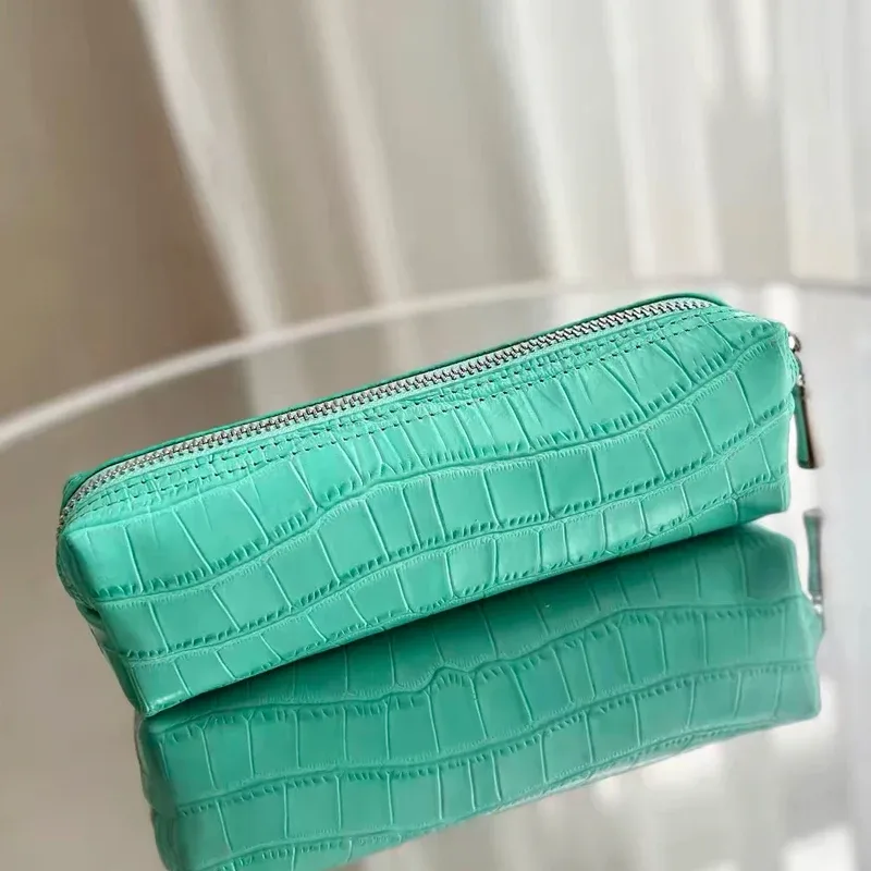 personnaliser les initiales première couche de peau de vache motif crocodile voyage mini pochette sacs de maquillage pour femmes concepteur de luxe 2026 nouveau dans le sac organisateur en cuir véritable