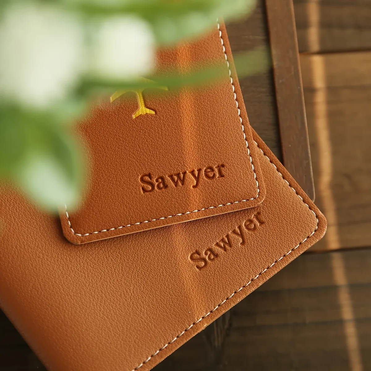 porte-passeport personnalisé en cuir artificiel avec nom personnalisé, étiquette de bagage légère et pliable, idéale pour les sorties et les cadeaux de voyage