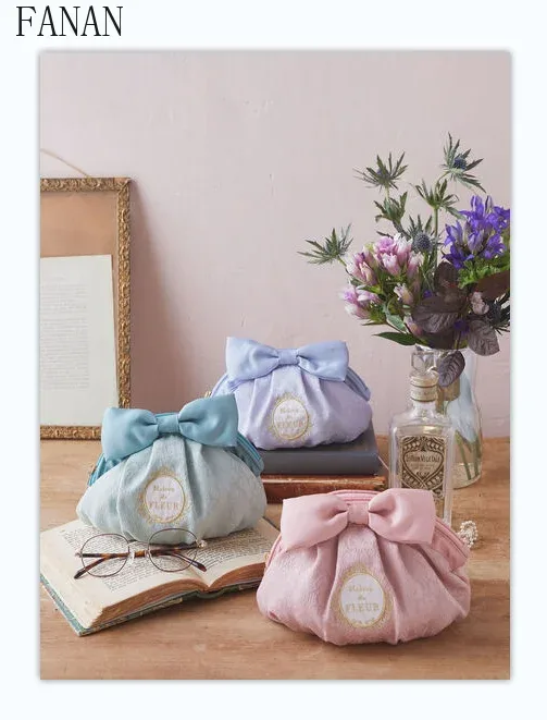 Sacs à cosmétiques en tissu Jacquard pour femmes, broderie, nœud mignon, sac de rangement décontracté doux pour dames, style japonais, nouveau, 2025