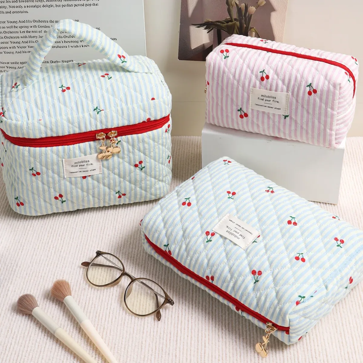 Sac à cosmétiques matelassé imprimé cerise rouge ins, version coréenne, rayé, trois couleurs, polyvalent, simple, sac de rangement pour sortir, porte de voyage