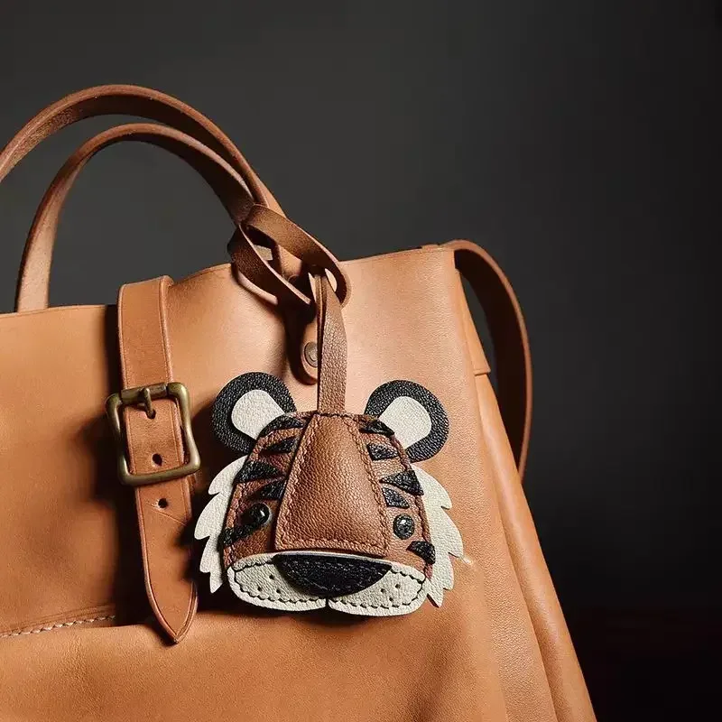 Porte-clés de voiture en cuir fait à la main, cadeau créatif Unique pour hommes et femmes, tigre Daji, organisateur de clé Original, sac à main