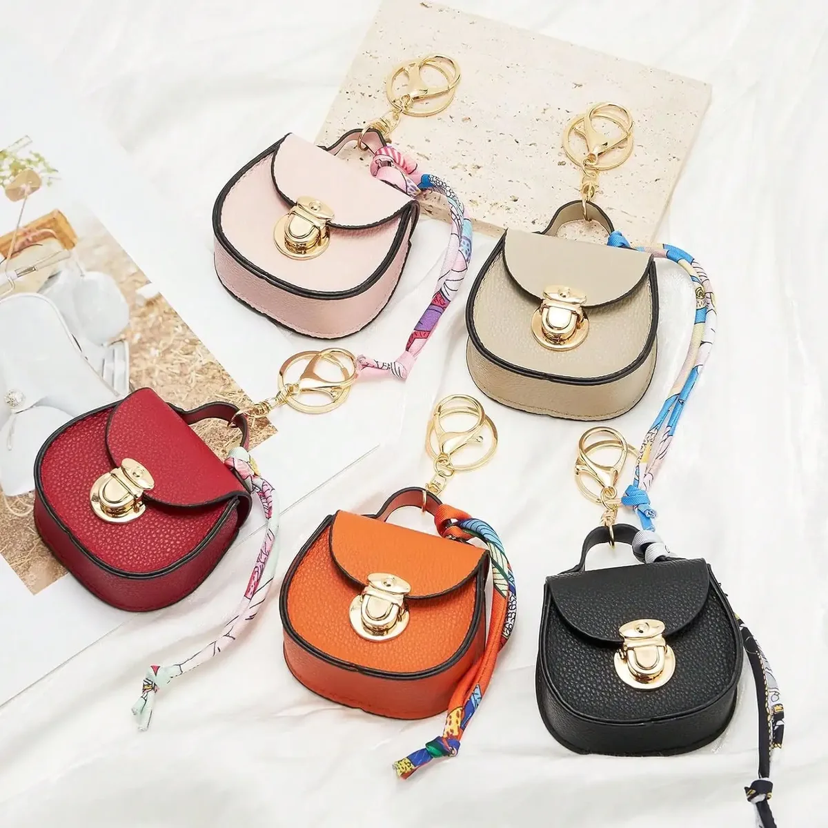 Mini sacoche en cuir PU, pendentif de sac, porte-monnaie de luxe mignon, accessoire de mode créatif, porte-clés, cadeau, pochette à rouge à lèvres