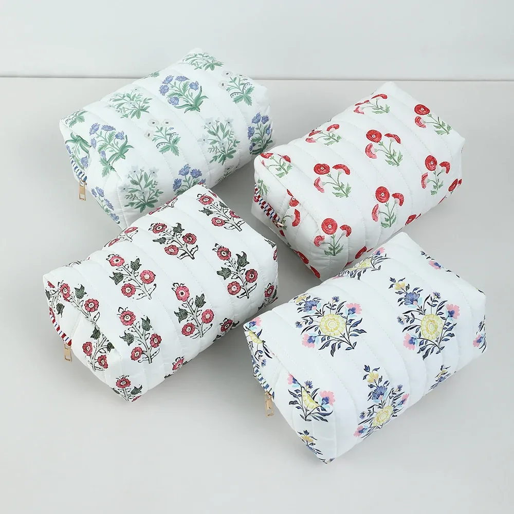 sac à cosmétiques à fleurs, trousse de toilette matelassée pour femmes et filles, sac organisateur de voyage avec doublure rayée, cadeau de demoiselle d'honneur