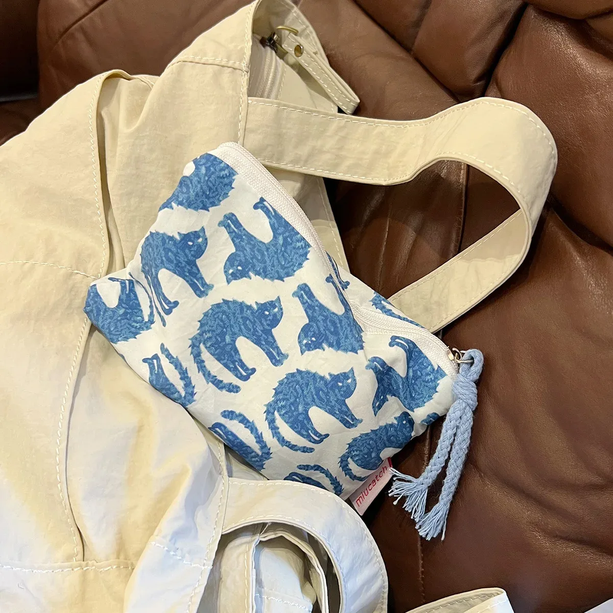 sac de maquillage graphique chat bleu, deux tons avec fermeture éclair, sac de maquillage imprimé de dessin animé, petit mini sac de rangement pour cosmétiques