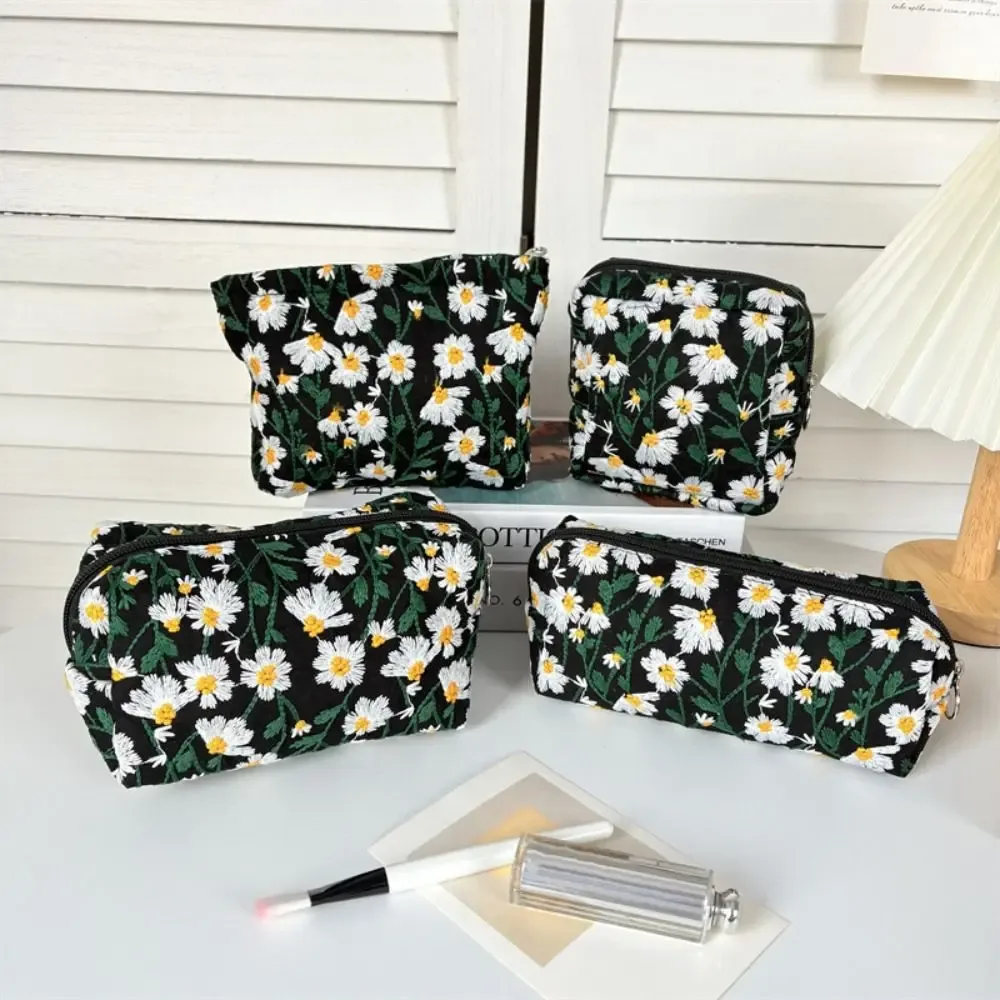 trousse de maquillage coréenne grande capacité anti-poussière brodé style marguerite ins portable organisateur d'articles divers pour femme
